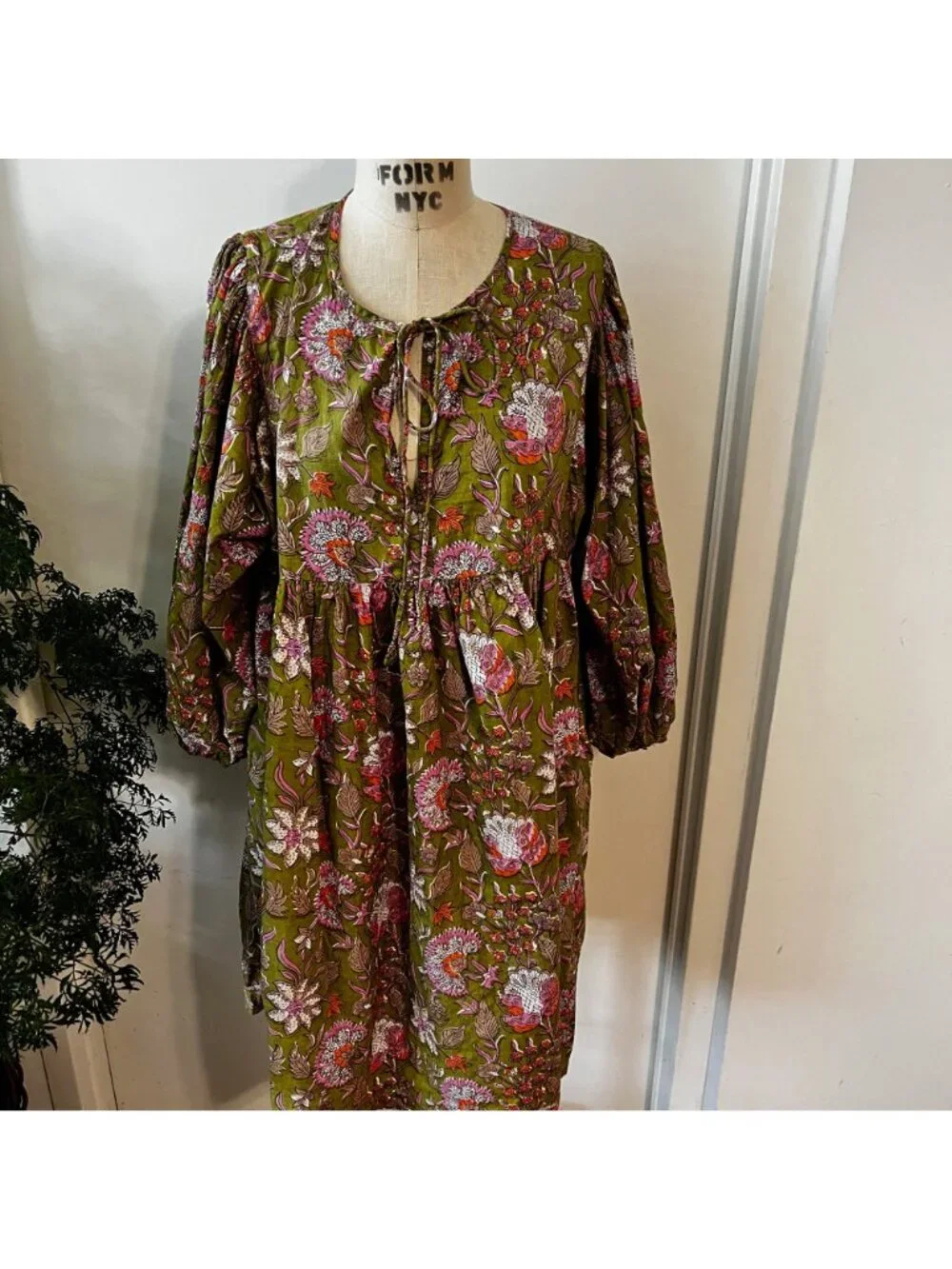 LE‎ BAZAR COASTAL Stellita Caftan in Pear Size XL